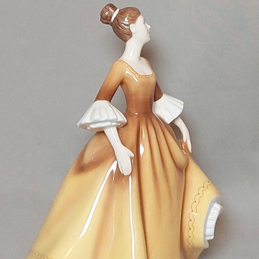 Royal Doulton "Stephanie" Vintage Home/Office Collectible Decor Statue Figurine - Picture 5 of 16